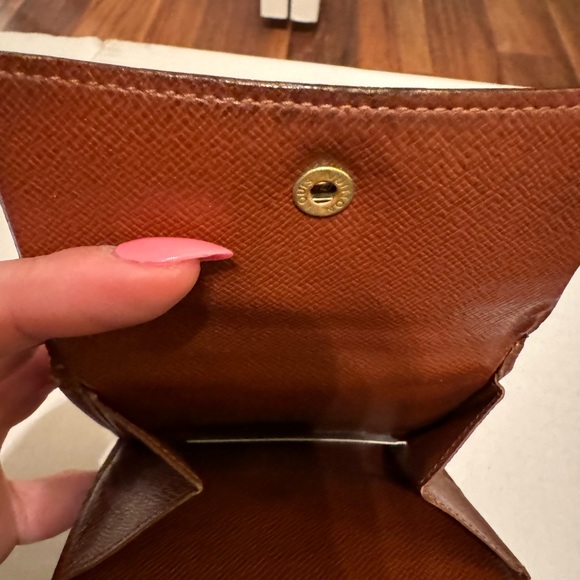 Louis Vuitton wallet - Picture 4 of 8